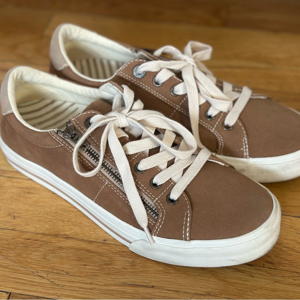 Taos Z Soul Canvas Zipper Sneakers Golden Tan Women’s Size 9.5  $115